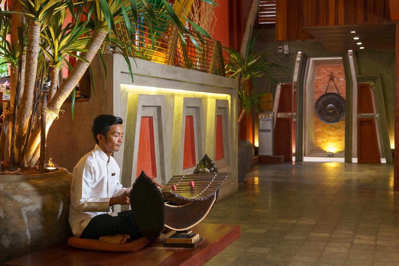 Golden Temple Residence Siem Reap Ngoại thất bức ảnh Thai musician playing the khene