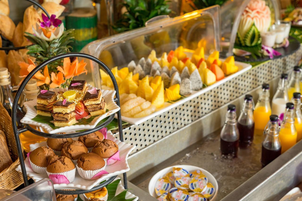 Golden Temple Residence Siem Reap Ngoại thất bức ảnh A buffet at a hotel