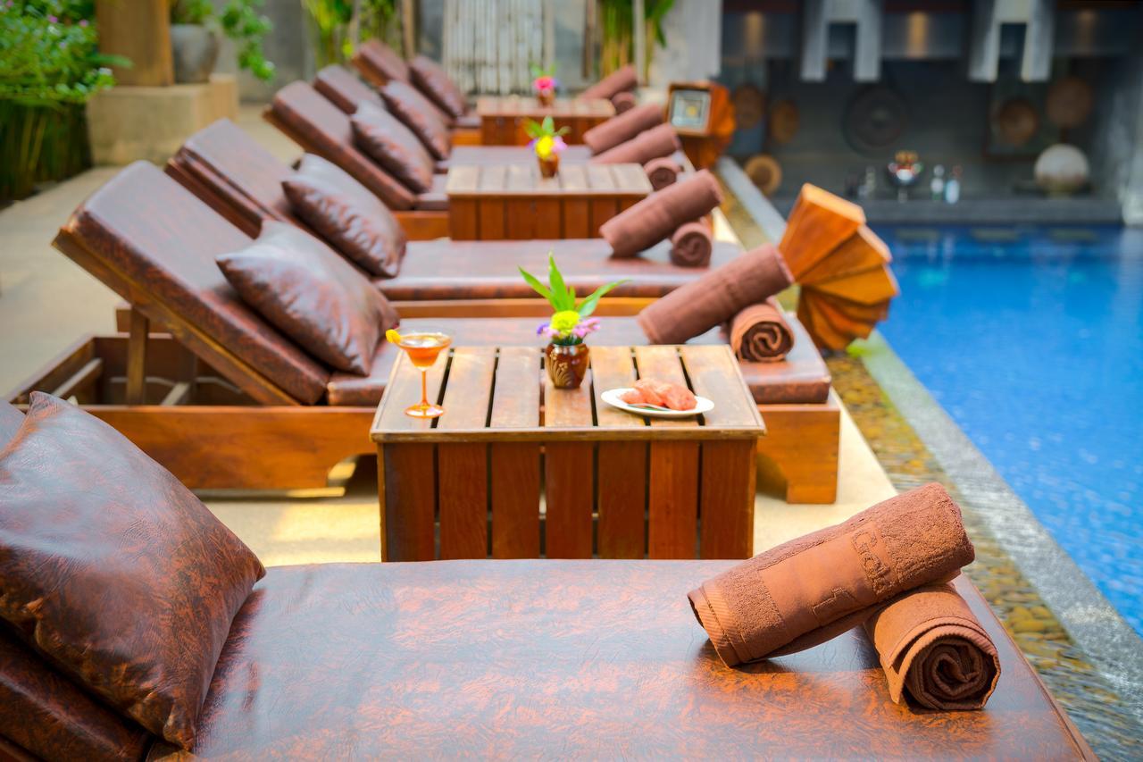 Golden Temple Residence Siem Reap Ngoại thất bức ảnh Poolside at the hotel