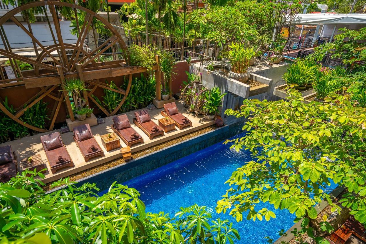 Golden Temple Residence Siem Reap Ngoại thất bức ảnh The pool at the hotel